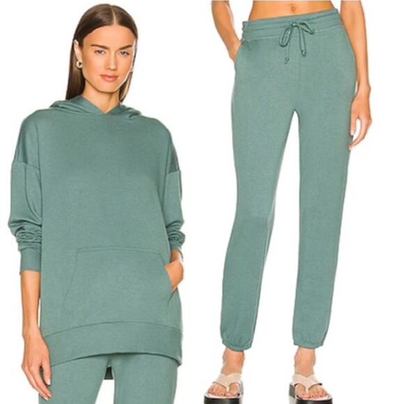 Beyond Yoga 2 Piece Set Go Getter Hoodie/Cozy Weekend Joggers Rainforest Blue S - Picture 1 of 6